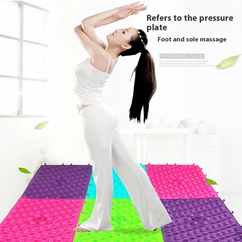 Acupressure Foot Massage Mat – Reflexology Spike Cushion - close-up detail